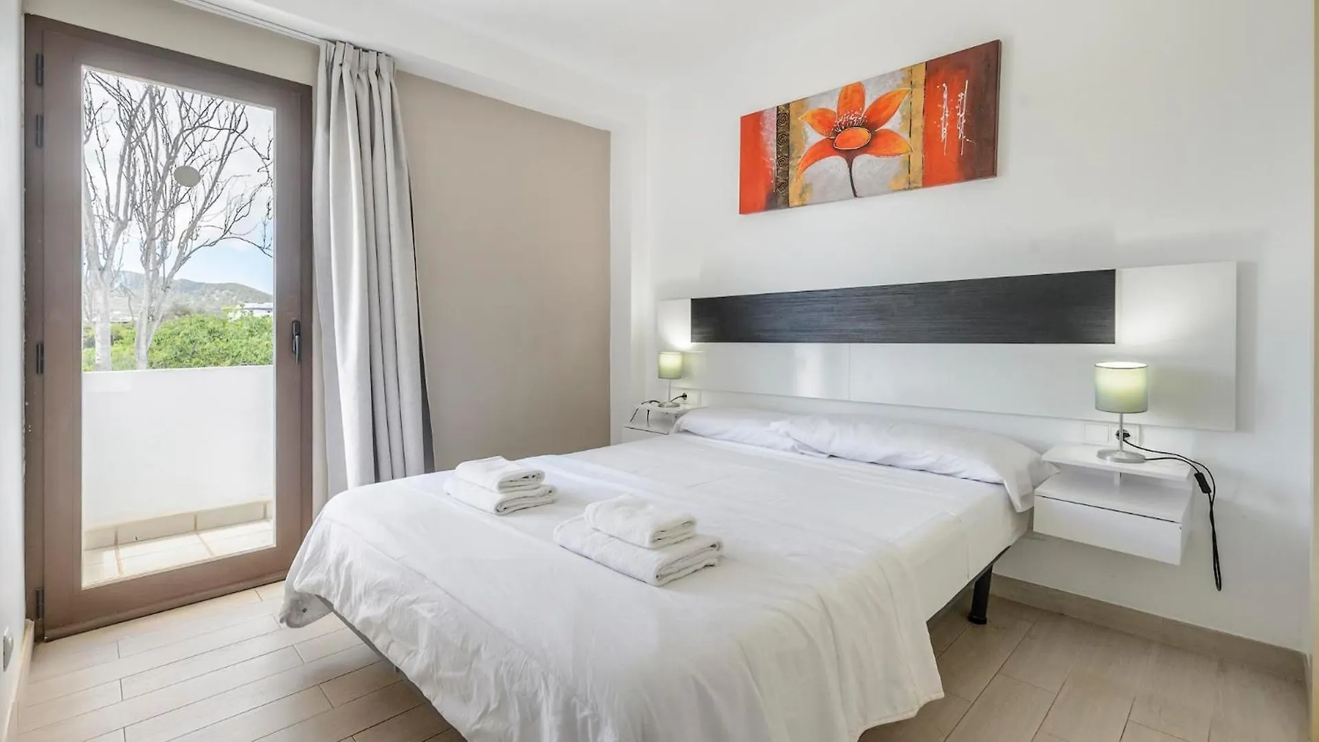 Apartamentos Esmeralda Ibiza 0*, Ibiza Town Spain