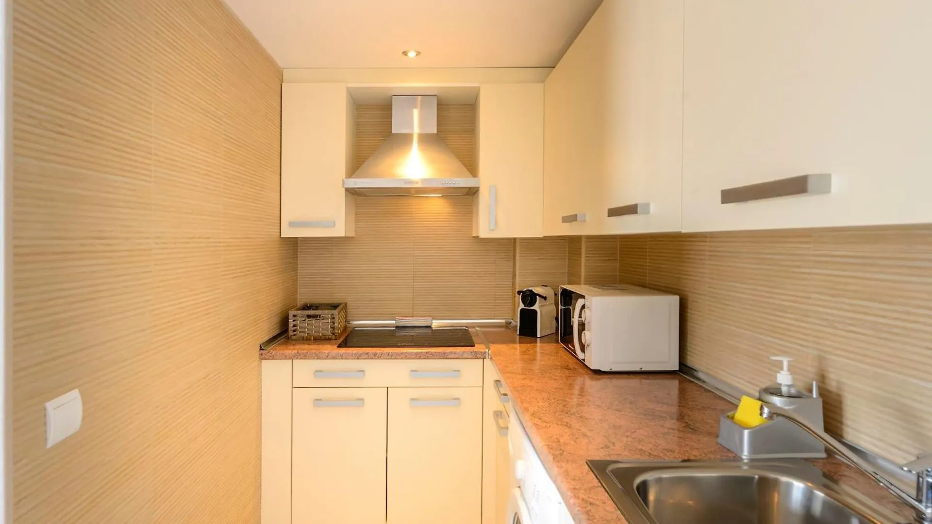 Apartamentos Esmeralda Ibiza 0*, Ibiza Town